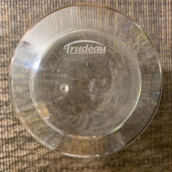 Trudeau Glass Cup with Tea Leaf Fuser Lid. Unique Beaker Design. Never been used - Picture 6 of 6